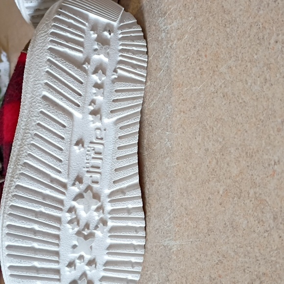 Hey Dude Toddlers Size 8 Shoes - Picture 6 of 7